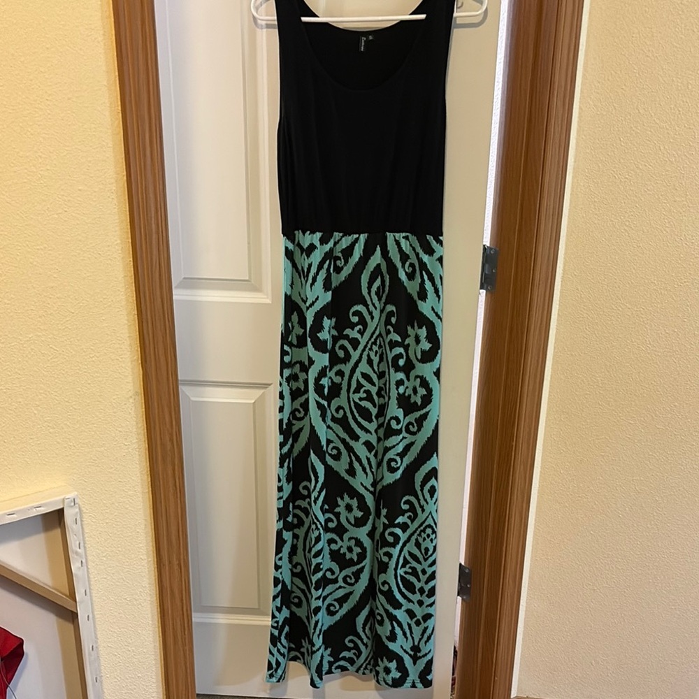 Black and Green Patterned Maxi Dress